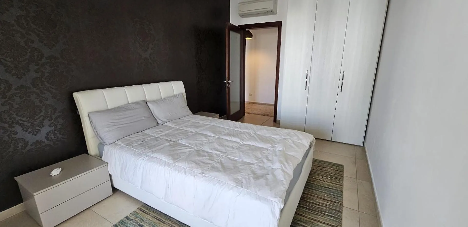 Sliema Central Near Ferry Apartment